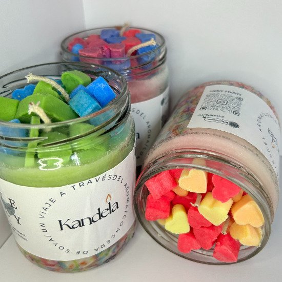 Imagen de Vela Artesanal y Aromática – Cereza y Rosas 370g
