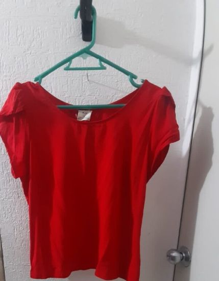 Imagen de Blusa roja talla L