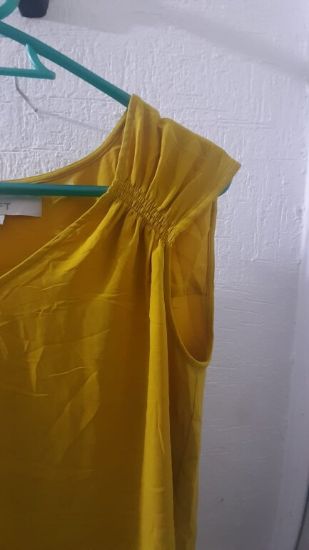 Imagen de Blusa mostaza talla XS