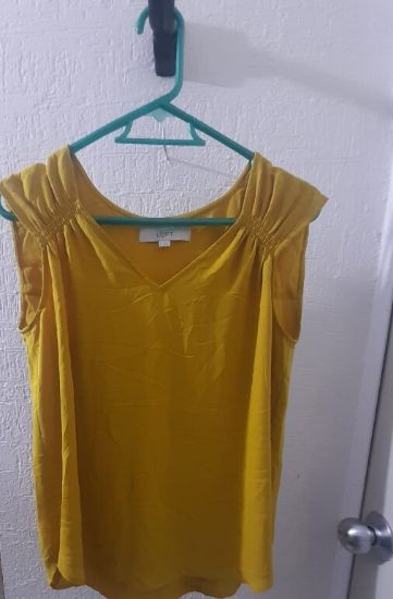 Imagen de Blusa mostaza talla XS