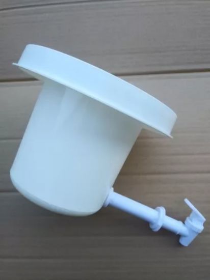 Imagen de San y Kad Tina Con Llave Para Portagarrafón De Agua.