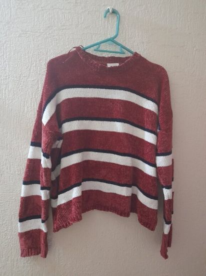 Imagen de Suéter color vino con blanco talla XL
