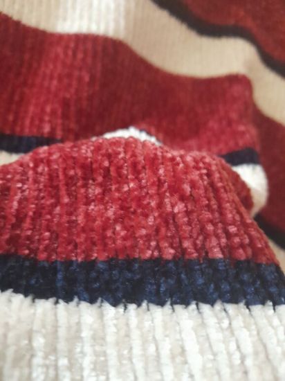 Imagen de Suéter color vino con blanco talla XL