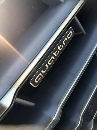 Imagen de Emblema Original Quattro 80a853736, Para Parrilla De Audi Q5