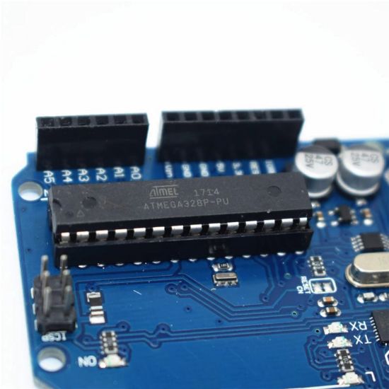Imagen de UNO R3 con cable USB compatible con Arduino