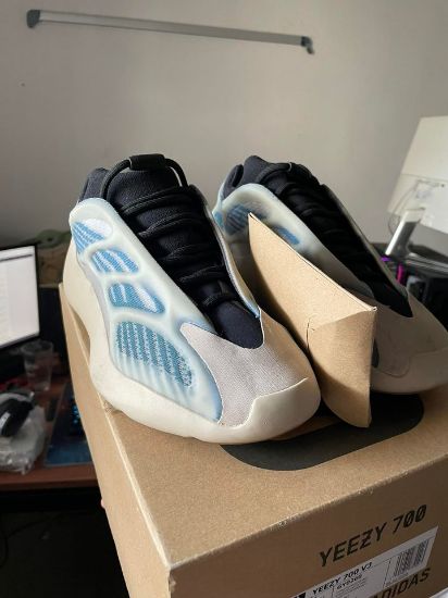 Imagen de adidas Yeezy 700 V3 Kyanite 7mx (9us)