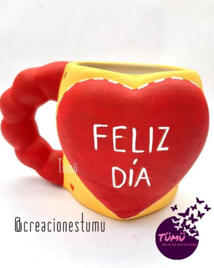 Imagen de Taza cerámica 3D corazón pintada a mano