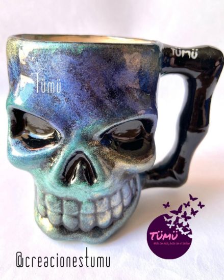 Imagen de Taza cerámica 3D Calavera pintada a mano