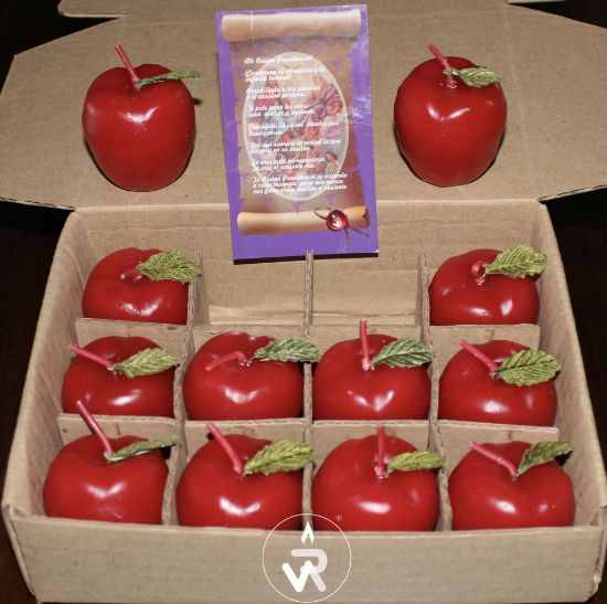 Imagen de Docenario de velas manzana roja