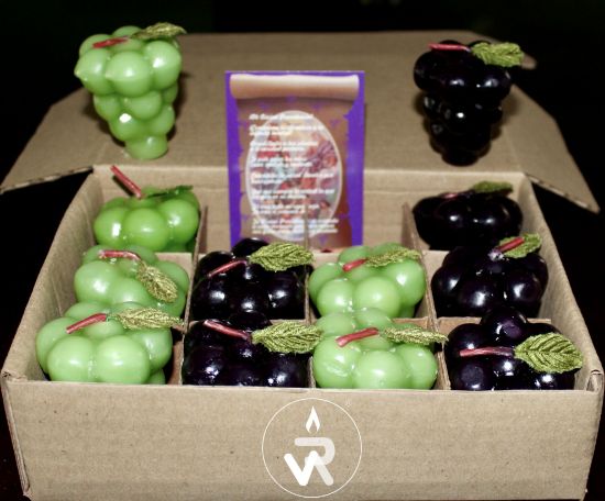 Imagen de Velas divina Providencia Uva combinada
