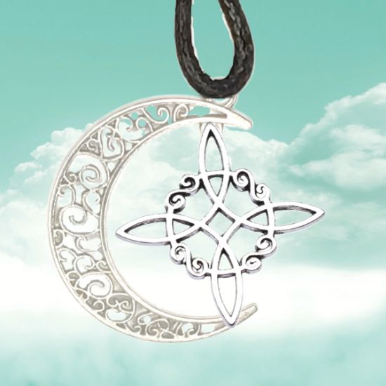 Imagen de 1 Dije Nudo de Bruja Z 30x30mm CURADO y Para USO RUDO en Luna Color Plata 41X31cmm Collar 45+5cm Largo  LOPI/$