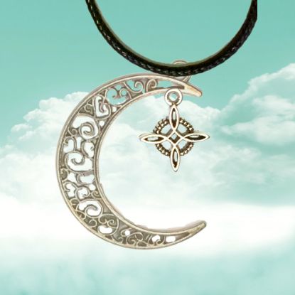 Imagen de 1 Dije Nudo de Bruja M2Cz 15x15mm CURADO y Para USO RUDO en Luna Color Plata 41X31cmm Collar 45+5cm Largo  LOPI/$