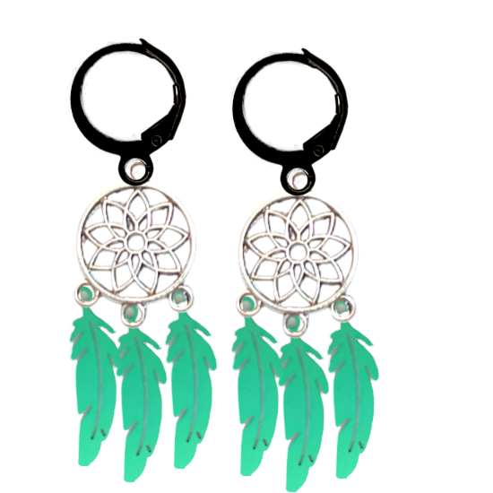 Imagen de 1 Par de Atrapasueños Color Plata+ Plumitas Etnicas  Verde Claro Metalico Acero en Arracaditas Color Negro LOPI/$