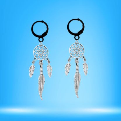 Imagen de 1 Par de Atrapasueños Color Plata+ 2 Plumitas Etnicas  Cortas Color Plata + 1 Pluma Larga Etnica C.Plata en Arracaditas Color Negro LOPI/$
