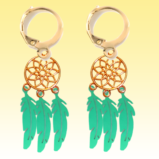 Imagen de 1 Par de Atrapasueños Color Dorado+ Plumitas Etnicas  Verde Claro Metalico Acero en Arracaditas Color Dorado LOPI/$