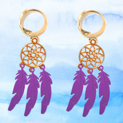 Imagen de XXX1 Par de Atrapasueños Color Dorado+ Plumitas Etnicas  Morado Metalico Acero en Arracaditas Color Dorado LOPI/$