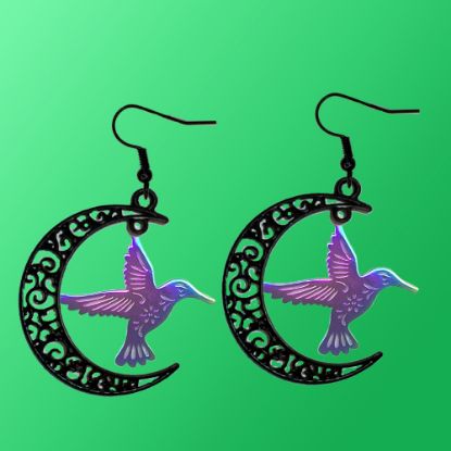 Imagen de 1 Par de Aretes Hermoso Colibri M2 Grande 40x35mm Acero Color Tornasol  En Luna Negra Alta Durabilidad Simbolo de Gran Amor LOPI/$