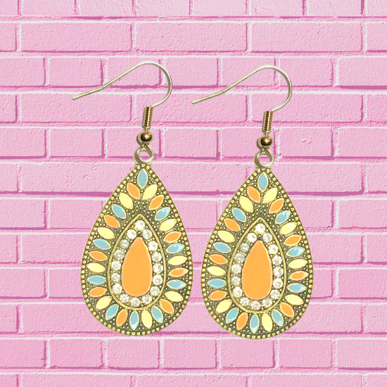 Imagen de 1 Par de Aretes Alta Durabilidad Gota Grande 35x25mm C.Dorado Centro Color Mamey e Incrustaciones Cristal Zirconia Para Toda Ocasion- LOPI/$
