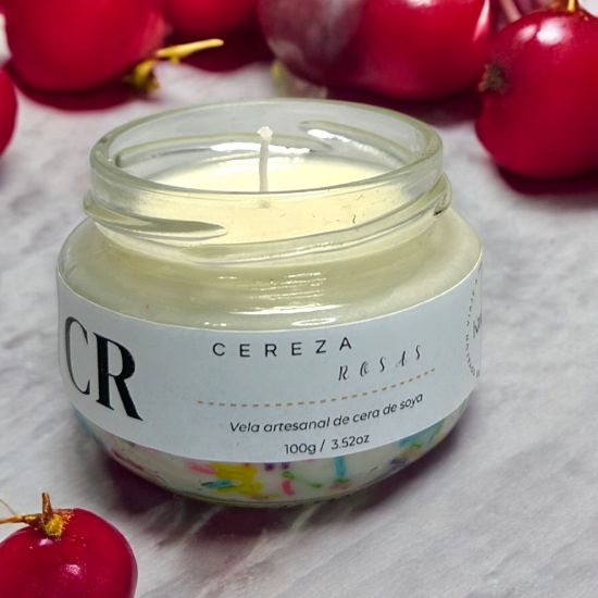 Imagen de Vela Artesanal y Aromática – Cereza y Rosas 100g