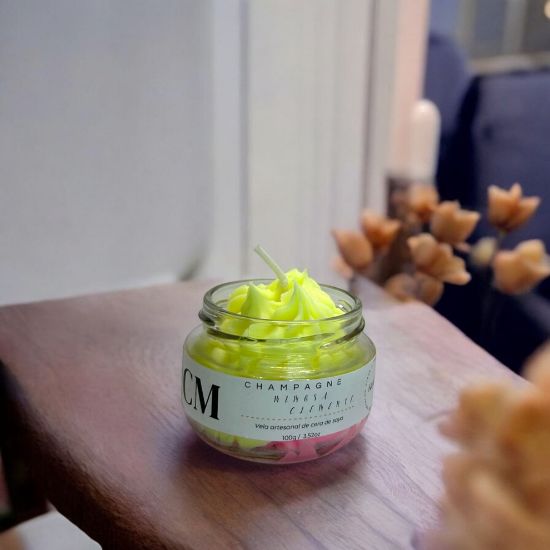 Imagen de Vela Artesanal y Aromática – Champagne y Mimosa Clementina 100g