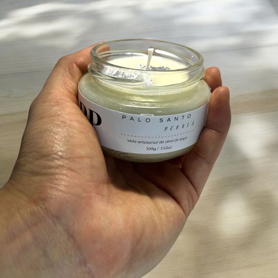 Imagen de Vela Artesanal y Aromática – Palo Santo y Peonía 100g