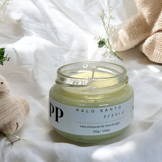 Imagen de Vela Artesanal y Aromática – Palo Santo y Peonía 100g