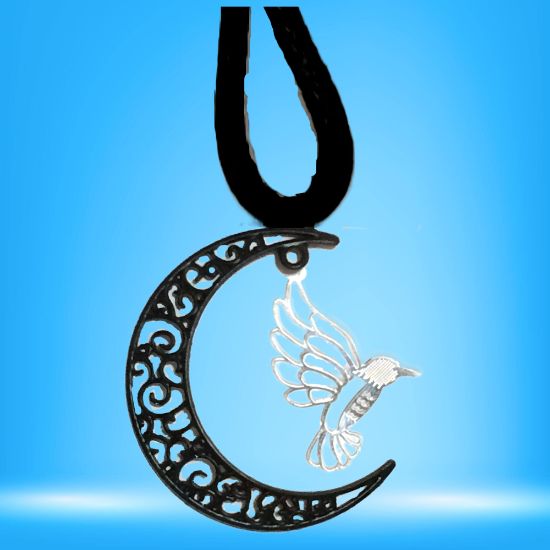 Imagen de Hermoso Colibri Silueta Grande Alta Durabilidad en Luna Creciente 41x31mm en Aretes, Collar o Juego (Aretes+Collar)+9 Combinaciones y Modelos para Escoger x1col-Lopi-12V