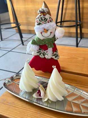 Imagen de Par de velas aromáticas de arboles navideños