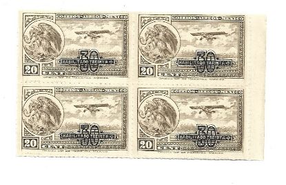 Imagen de BLOCK DE 4 ESTAMPILLAS AERAS AGUILA Y BIPLANO DE 1931 HABILITADAS A 30 CTS 